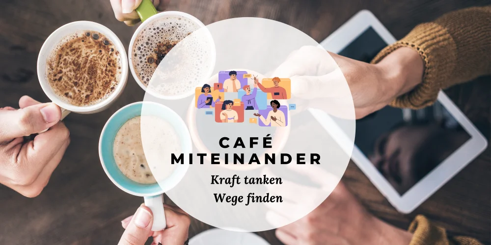 Titelbild des Angebots, Hände mit Kaffeetassen und Ipad, Grafik mit Online-Treffen von Menschen, die fröhlich miteinander kommunizieren